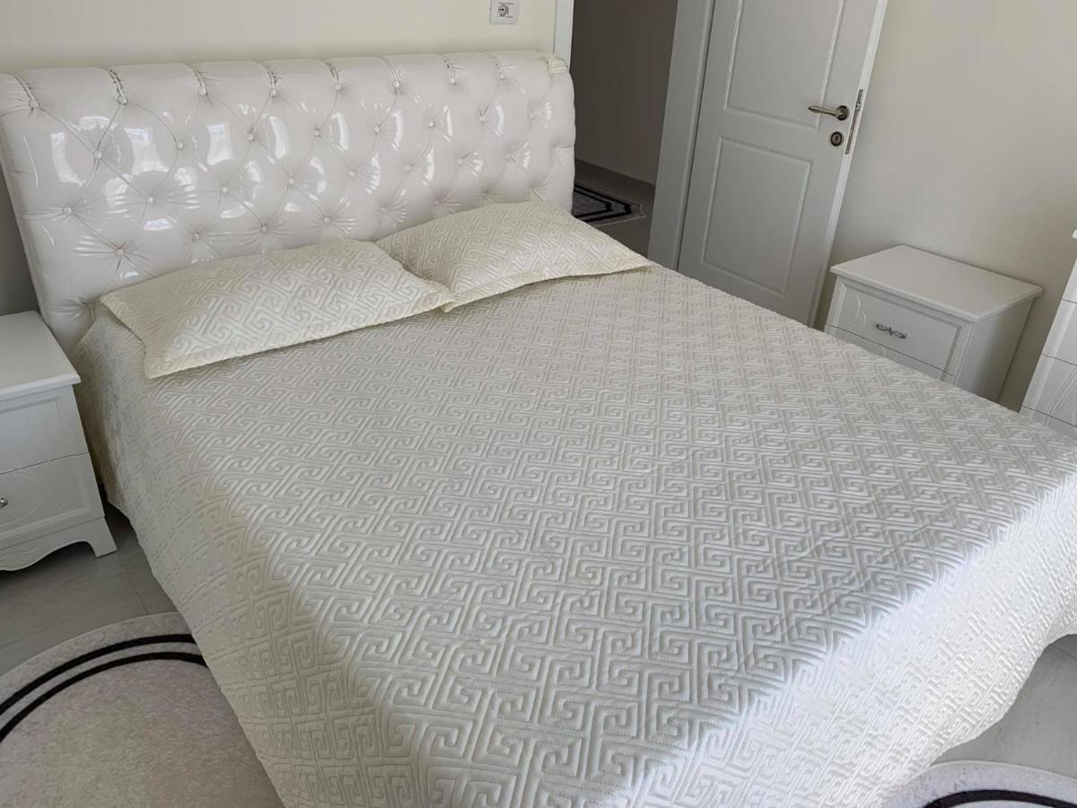 Apartament Oresti Korce Luaran gambar